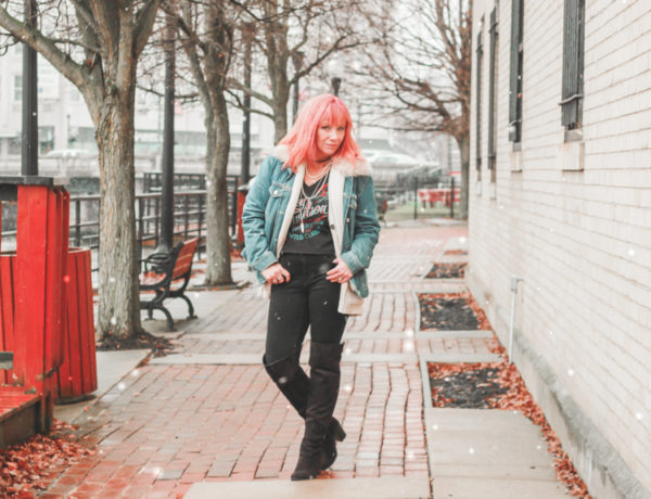 graphic tee_pearls_black skinny jeans